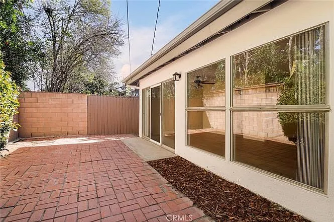 20017 Hemmingway St — Photo 35