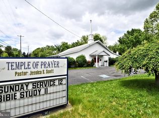 1301 Hilltop Rd, Pottstown, PA 19464