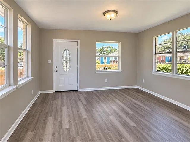 3 bed, 2.0 bath, 1338 sqft, $1,750 — Photo 3