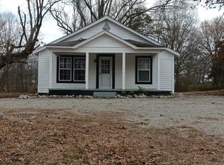 1041 W Main St, Henderson, TN 38340