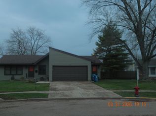 1911 Ash Ct, Aurora, IL