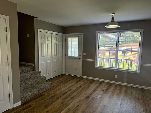 5th image of 317 Hillside Ct #317