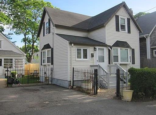 1st image of 15 Bird St #1
