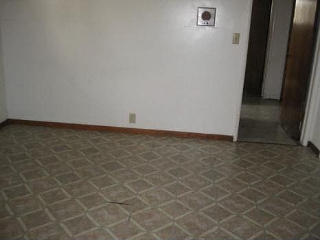 4th image of 16109 Virginia Ave