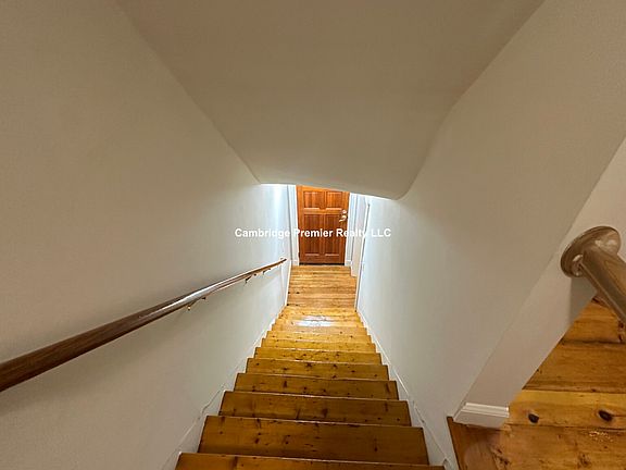 3rd image of 165 Sharon St #165