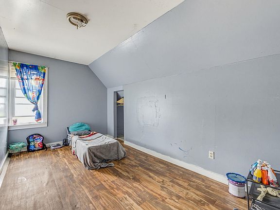 4th image of 500 W Arthur Ave