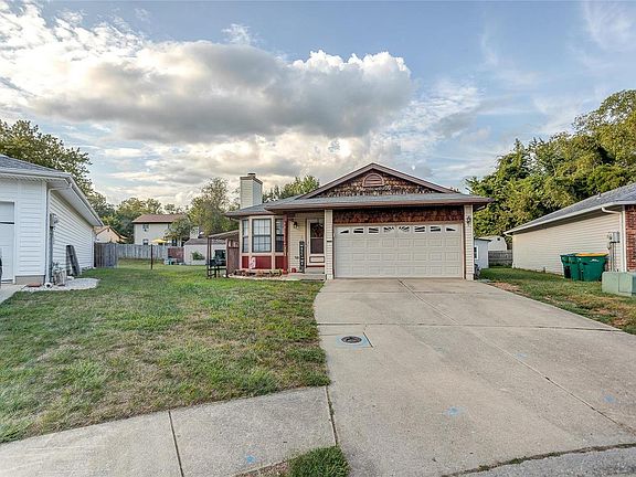 2nd image of 701 Oak Creek Ct