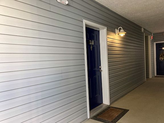 2nd image of 3176 Summit Square Dr #4-D5