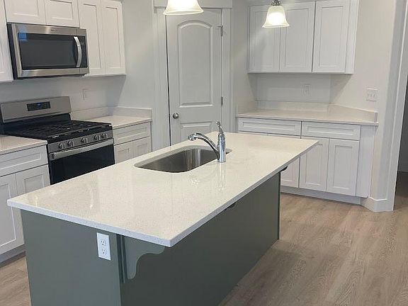 3rd image of 1092 N Freeman Dr