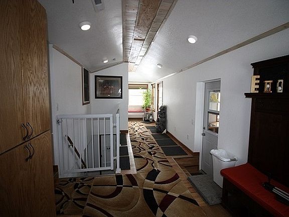 3rd image of 402 E State St
