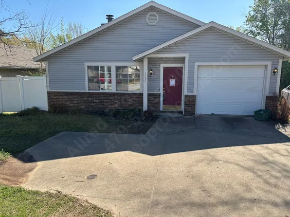1752 N Garland Ave, Fayetteville, AR 72703