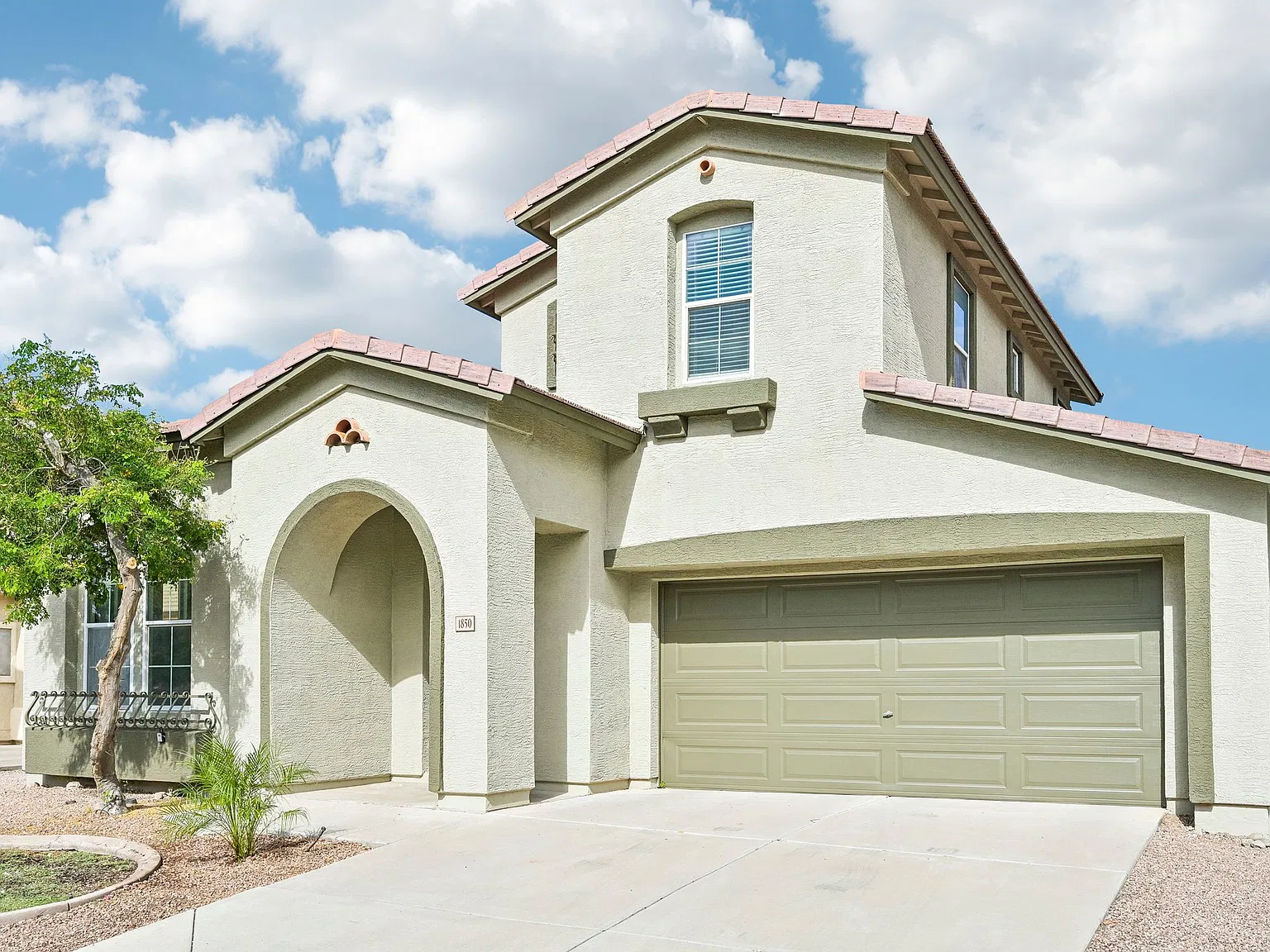 3 bed, 1600 sqft, $2,495 — Photo 1