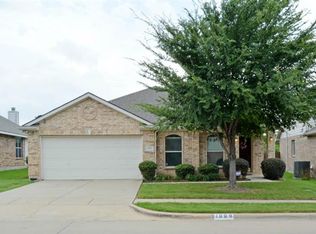 1009 Partridge Dr, Aubrey, TX 76227
