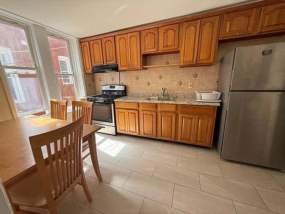 3rd image of 58 Sheridan Ave Floor 1