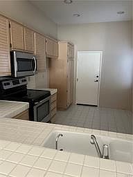 5th image of 21597 San Lorenzo #1