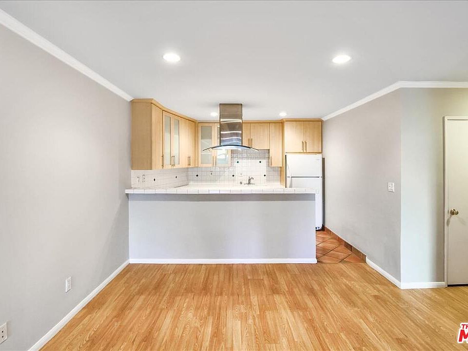 1st image of 1109 20th St APT 10