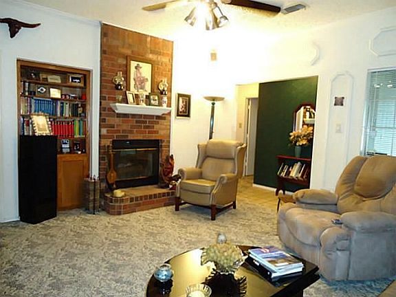 2nd image of 5903 Twin Willows Dr