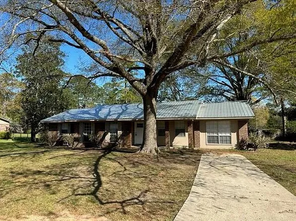 205 Dahlia Dr, Andalusia, AL 36420