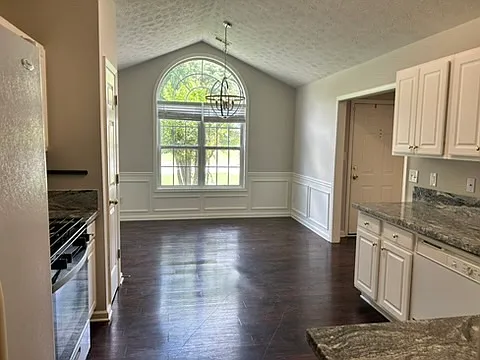 1010 Grace Dr — Photo 8