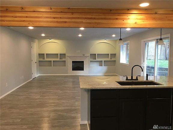 4th image of 8448 Kittiwake St SE