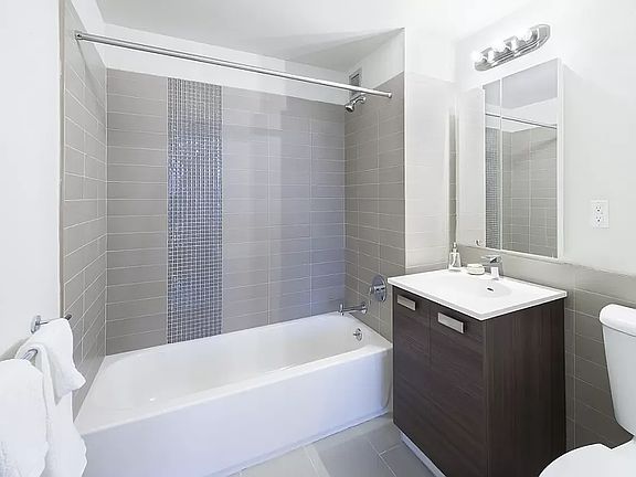 5th image of 4609 11th St APT 3C