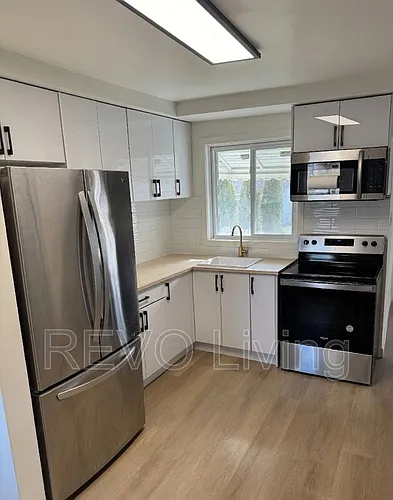137 Oakdale Ave Photo 1