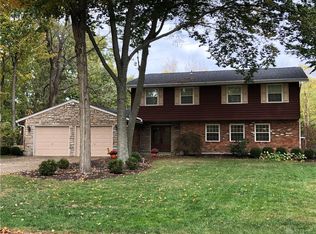8954 Deep Forest Ln, Dayton, OH 45458