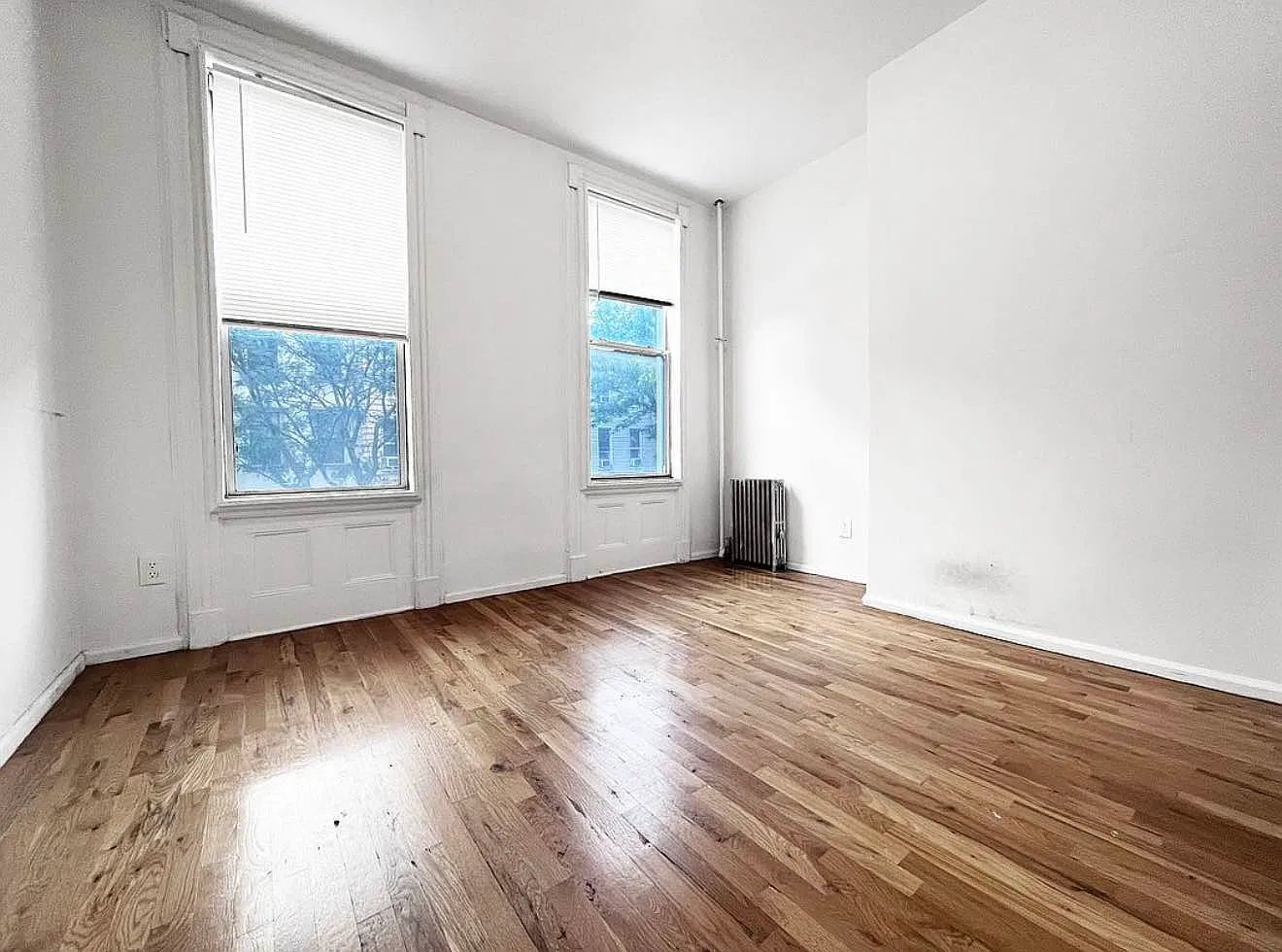 211 Green Street — Photo 3