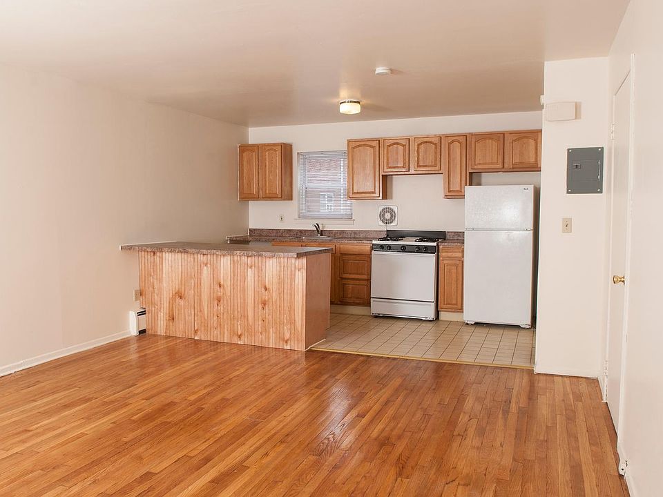1st image of 90 Essex St #A571eed93