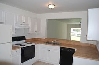 2nd image of 1302 Derbyshire Ct APT 102
