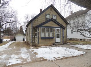909 Quincy St, Sturgeon Bay, WI 54235