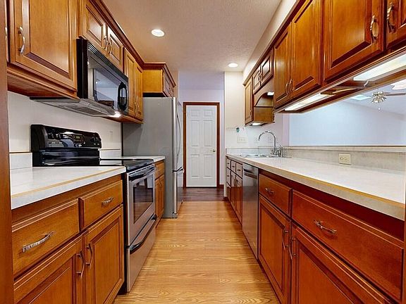 3rd image of 315 W Durbin Cir