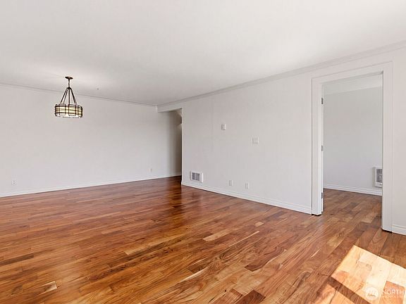 4th image of 800 N Allen Place #401