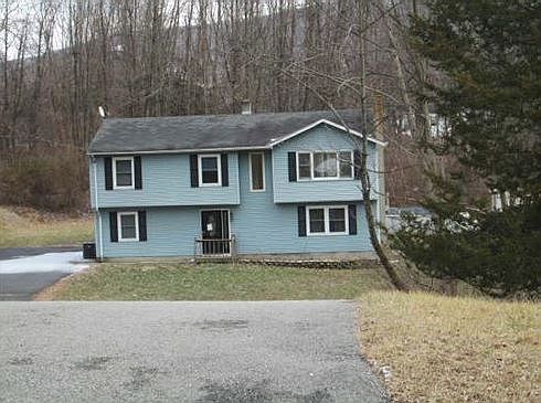 2nd image of 11 Woodland Dr