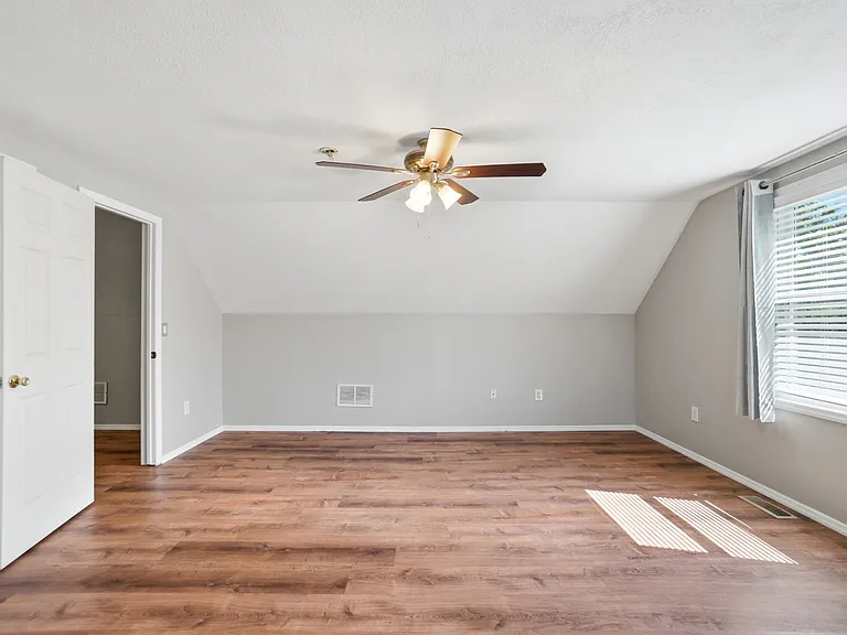 245 Fitchland Dr — Photo 13