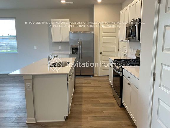 4th image of 5076 Mifford Dr