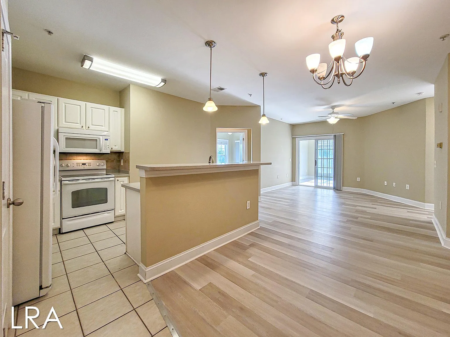 2 bed, $1,695 — Photo 2