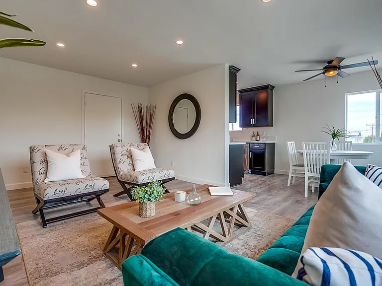 11853 Manor Dr — Photo 8