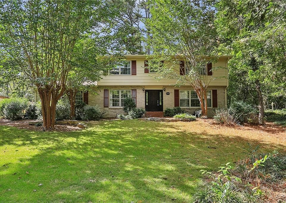 1st image of 2534 Lake Flair Cir NE