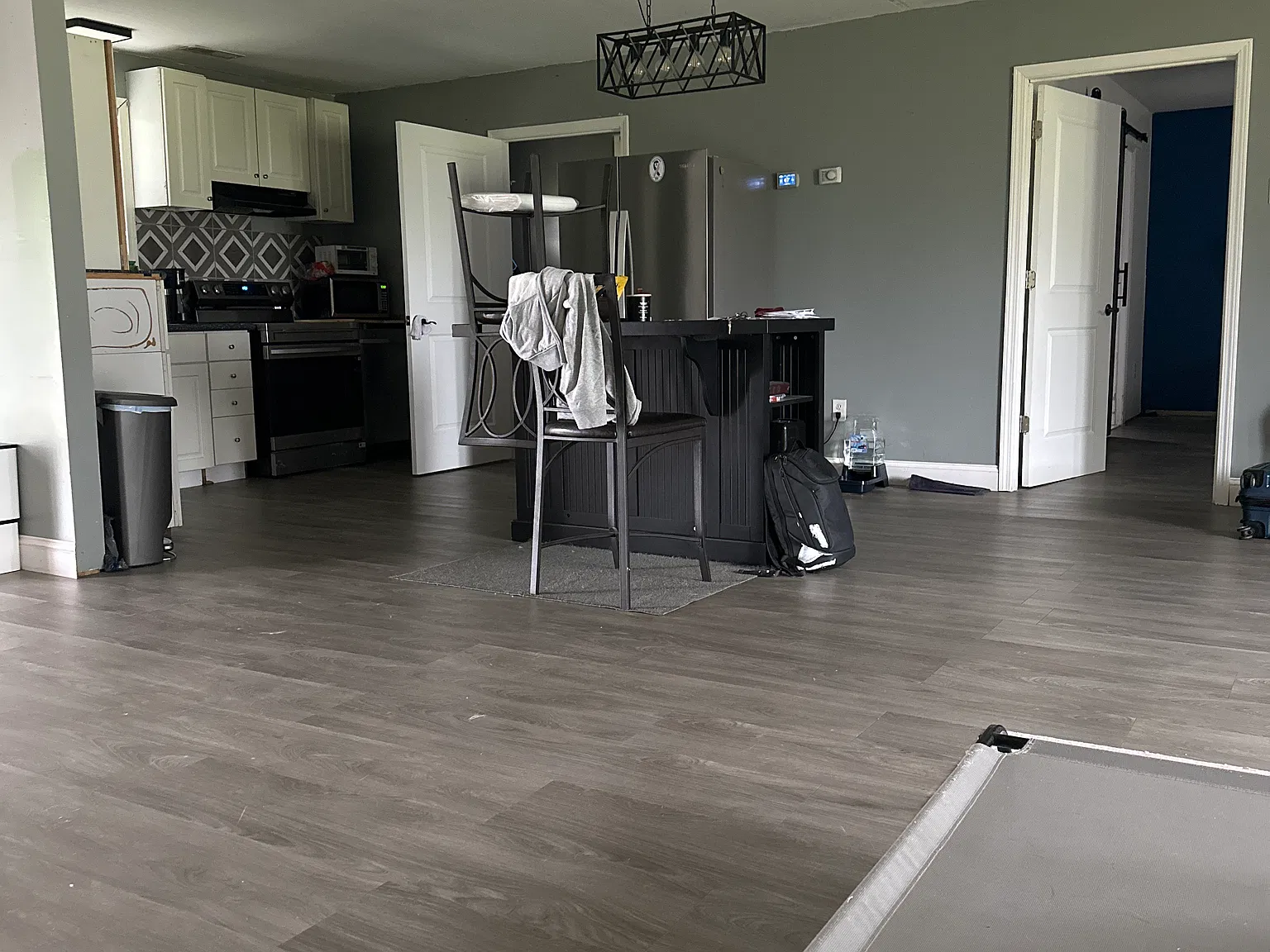3 bed, 1600 sqft, $1,700 — Photo 1