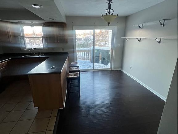 3rd image of 763 Fairmont Ave