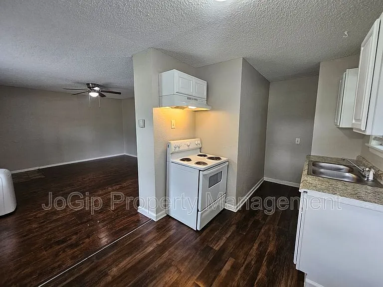 6365 Hollis Ave — Photo 6