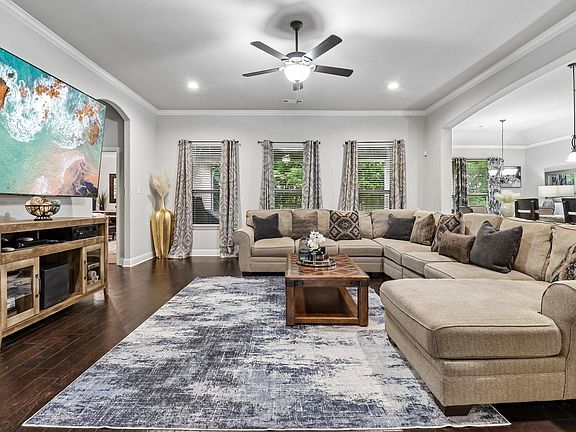 4th image of 217 Wisteria Way