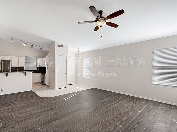 4th image of 302 N Hudson Pl