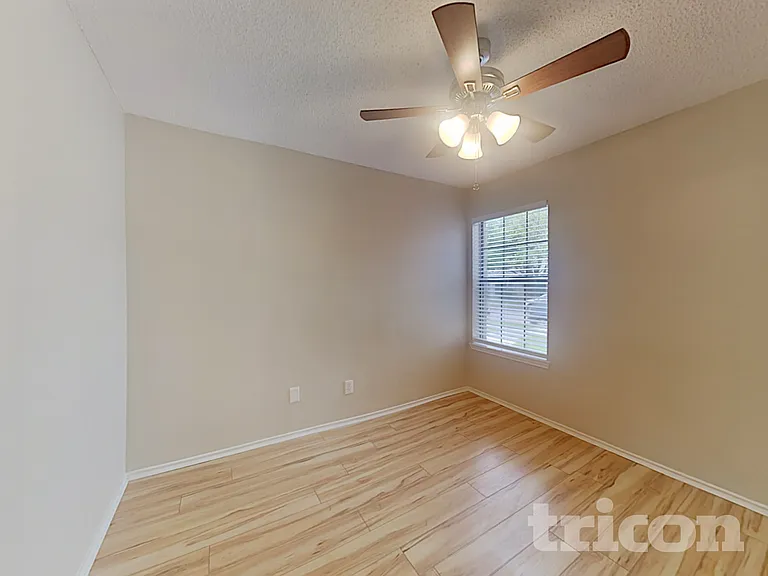 2033 Feather Ln — Photo 12