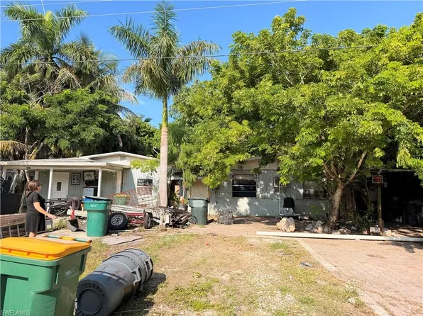 4930 Palmetto CT, NAPLES, FL 34112