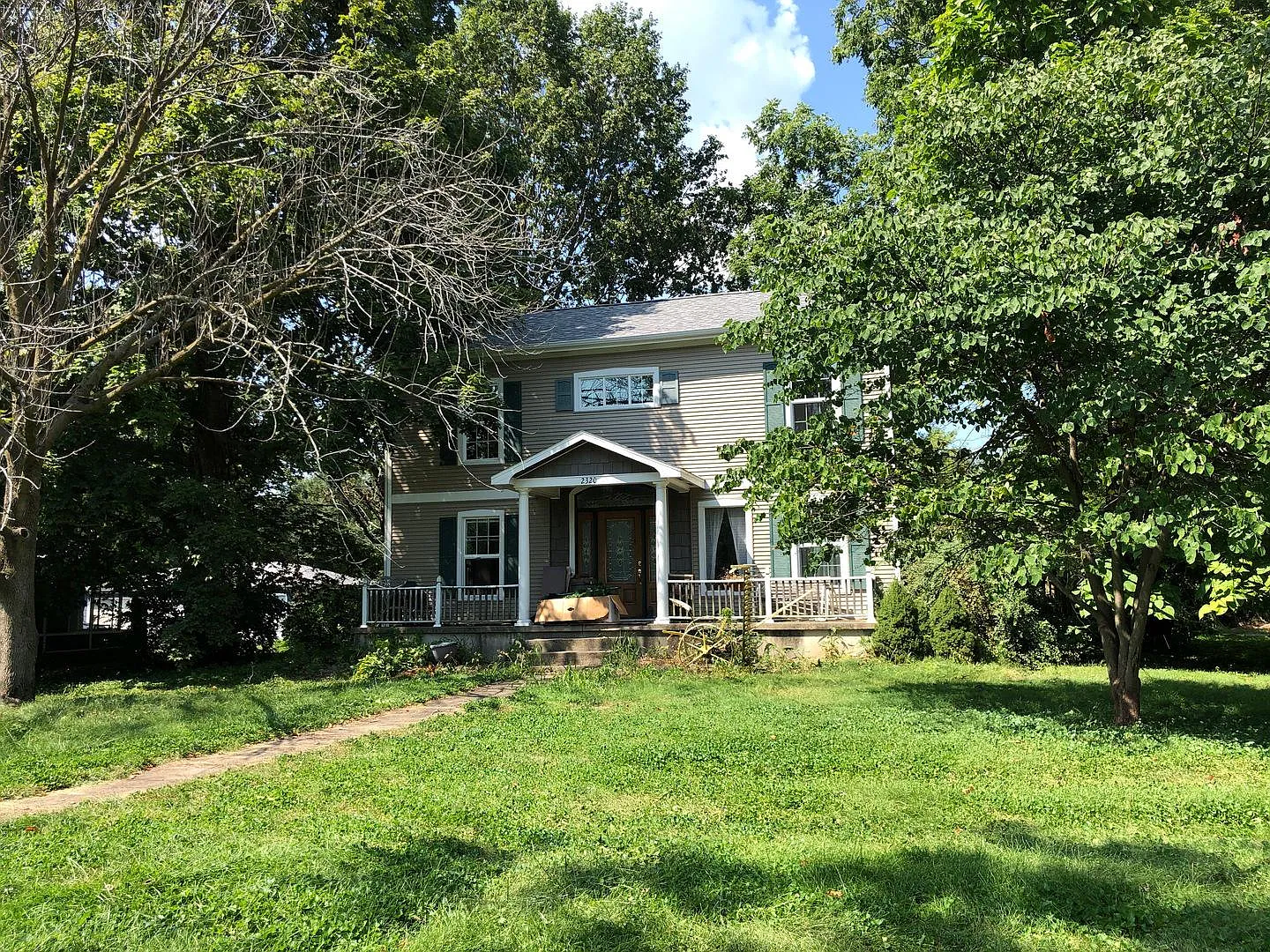 2320 E Main St photo 1