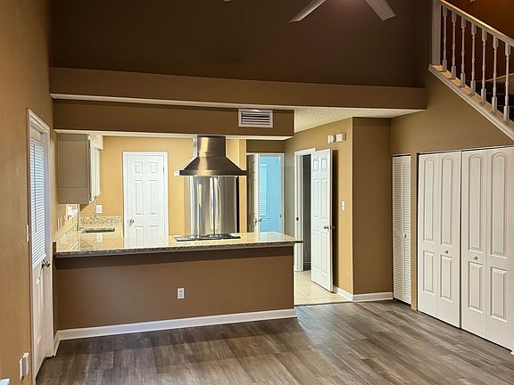 4th image of 2515 Golden Park Ln