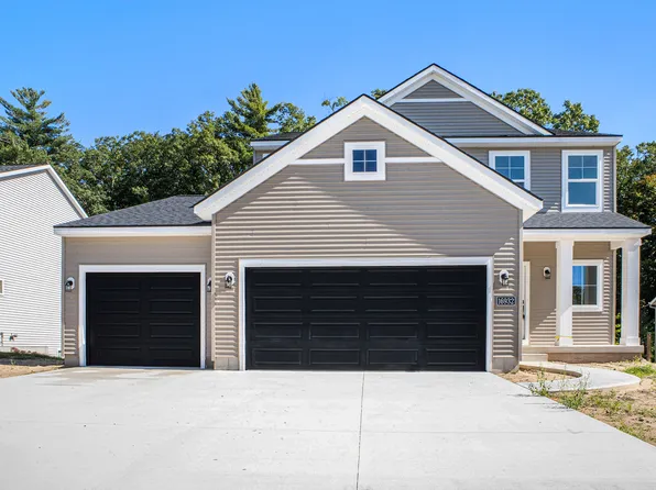 16932 Arbor Way Dr, Nunica, MI 49448