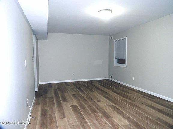 5th image of 330 Barcelona Dr